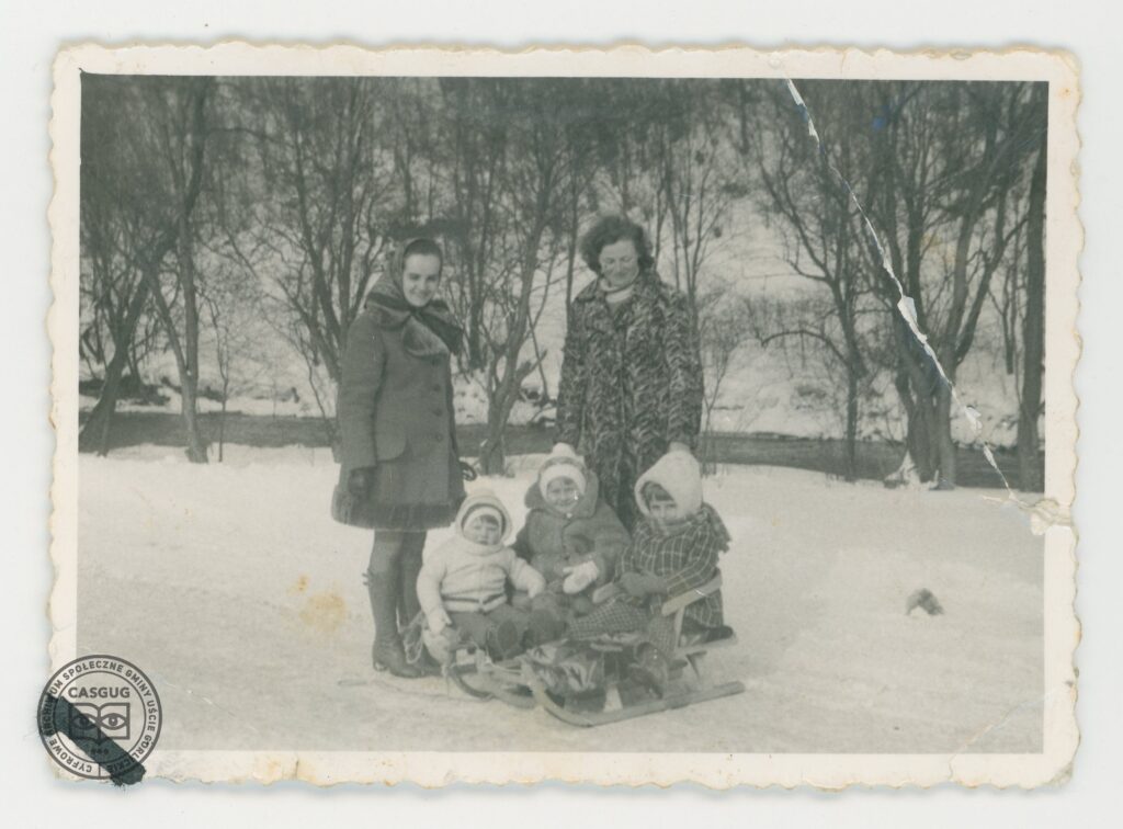 PL_1061_CASGUG_004_002_007