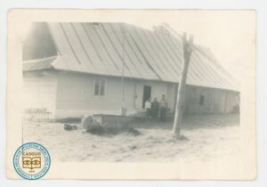 Anna i Michał Kapeluchowie z Anną Hałuszczak z Bodyków