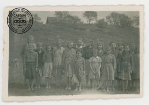 Prawdopodobnie zdjęcie młodzieży szkolnej w Odernem