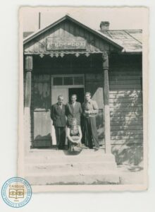 Przed karczmą w Uściu Gorlickiem