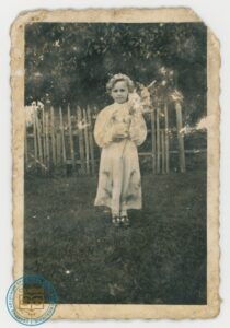 Fotografia z I komunii św. Janiny Łukasik Czuchty