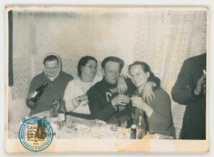 Stanisław i Maria Bugajscy ze znajomymi