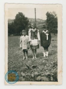 Krystyna Góral Okarma z braćmi Mieczysławem i Marianem