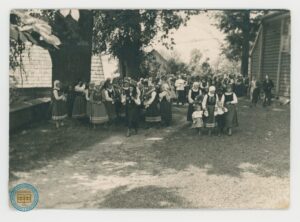 Procesja przy cerkwi w Wysowej