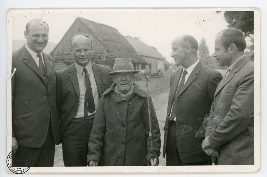 PL_1061_CASGUG_034_002_016