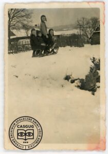 Czterej chłopcy na sankach