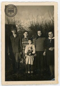 Jan Gromala (Swok), Salomea Gromala z córką Heleną i Maria Surma Cycoń