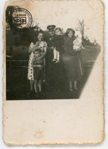 Maria Surma z Wiesławem, Teresa Kilar z mężem Kazimierzem i dziećmi