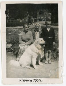 Teresa Kilar, Anna Surma, Stanisław Surma i pies