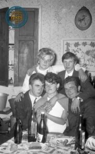 Goście weselni Heleny i Andrzeja Michniaków - w objęciach