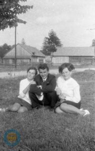 Troje znajomych