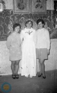Panna młoda Janina Dyczko z dwoma paniami
