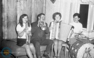 Na weselu Dyczków - muzykujący goście