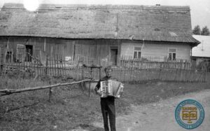 Jan Dziubak z akordeonem