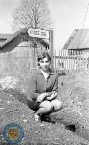 Maria Bugajska na skrzyżowaniu w Gładyszowie